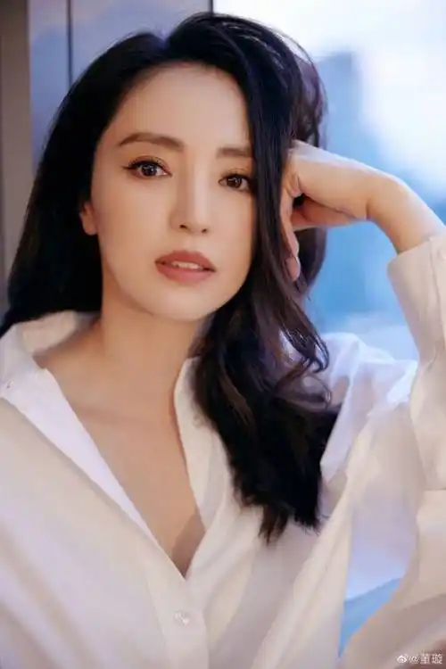 小酒窝手写贺卡为妈妈董璇庆生,晒游玩照墨镜遮面好酷_生日_祝福_母亲