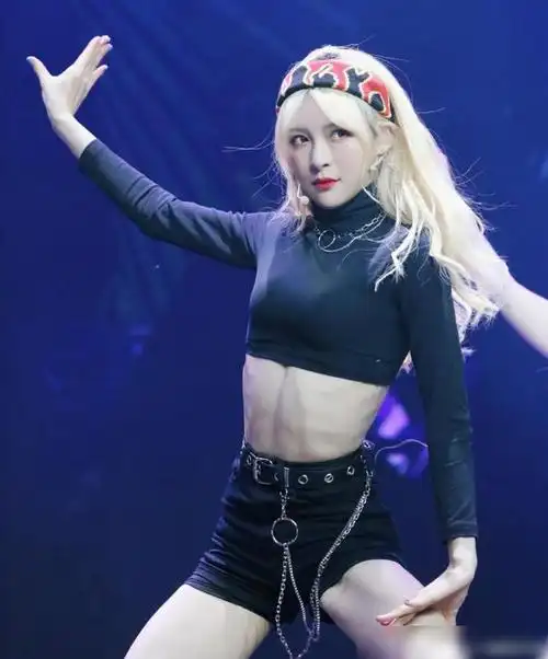 snh48张语格眼里有光脸上有笑心中有爱愿她能被温柔以待