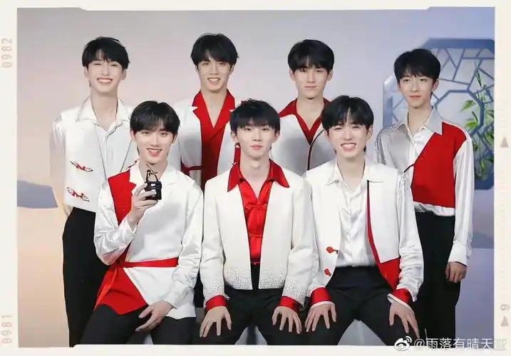 时代少年团全家福嘻嘻