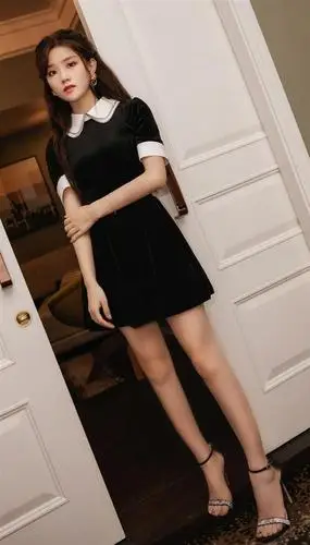 陈意涵"美中带甜",清新穿搭 笑靥如花,堪称"行走的少女感"