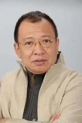 许绍雄是鲁迅的侄子,在香港更以身世显赫闻名,结果现在70岁了都代言