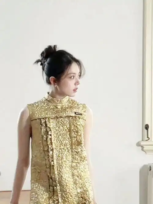 赵今麦今日活动出图妆造越来越适合麦麦的风格啦再接再厉