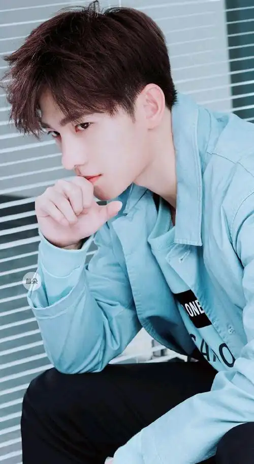 杨洋写真照,阳光帅气的美男子