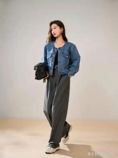 牛仔外套 裙子无论是短裙,长裙还是中裙,都可以与牛仔外套进行搭配.