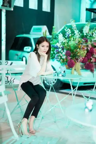 101女孩傅菁一点都不女神裤子上的破洞叫时尚