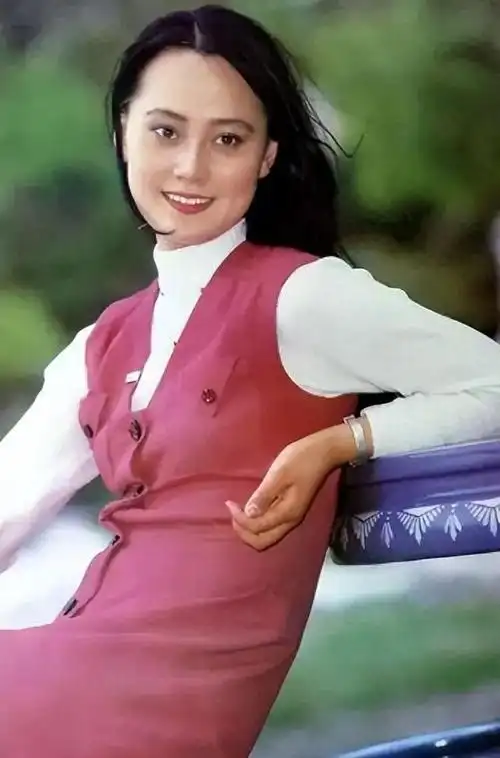上世纪八九十年代,大宋佳是备受瞩目的演员,其知名度曾达到巅峰.