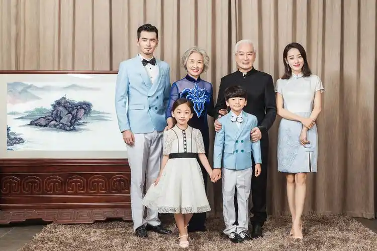 美团【微兔儿童摄影馆】6人全家福乐享系列