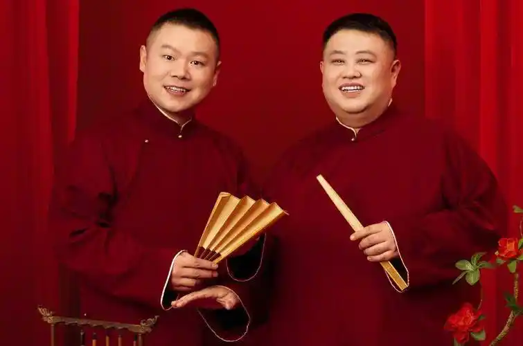 春晚台下也精彩:杨幂晒美照,苏醒打卡后台,岳云鹏回家吃年夜饭_表演