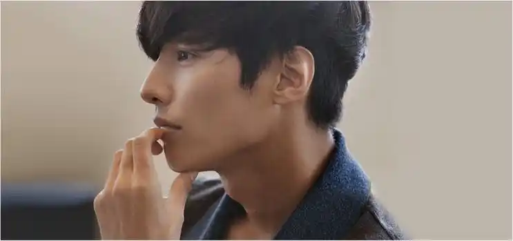 元斌cf广告浪漫来袭 变身帅气王子捧蛋糕献女友