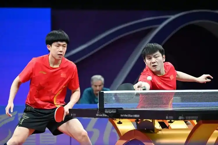 金牌2祝贺孙颖莎樊振东王楚钦