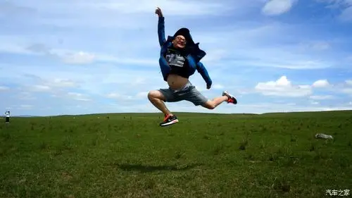 逗比跳重点在表情配合动作