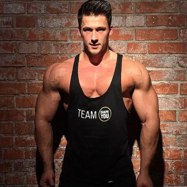 门槛超低的胸肌中缝动作注意这2点让胸肌的泵感更直接