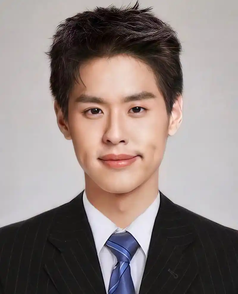 娱乐# 男明星证件照大赏,五官立体真的很占优势#明星# #美式证件照