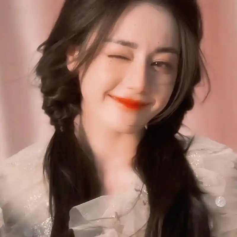 图片来源:迪丽热巴超话