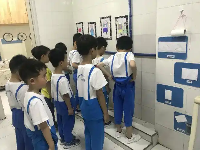 最新动态文明如厕清新家园成都市锦西幼儿园爱国卫生月主题教育活动