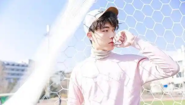 蔡徐坤这部剧貌似要火,20万人坐等观看,只是这个女生要被骂惨_叶麟_卢