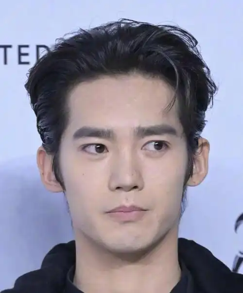 gq盛典明星怼脸生图:虞书欣妆容难看,金晨脸微肿,易梦玲好幻灭 - 知乎