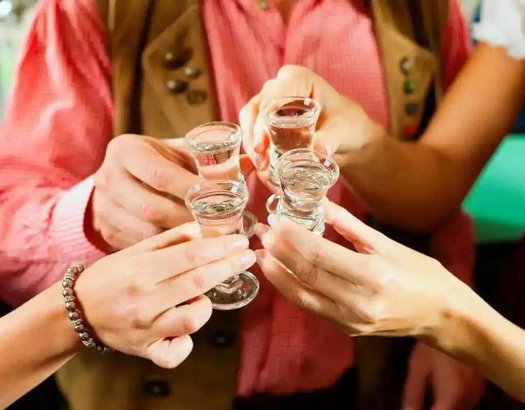 白酒话题之四十二:炎热的夏季我们该如何喝酒?