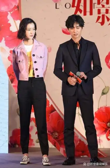 看到一个探讨陈晓身高的动态,题主说陈晓官方公布的身高180,然后给了