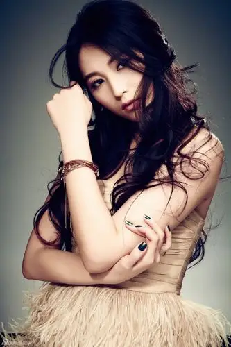 组图:宁丹琳春日写真曝光 从容大气尽显女性柔美_高清图集_新浪网