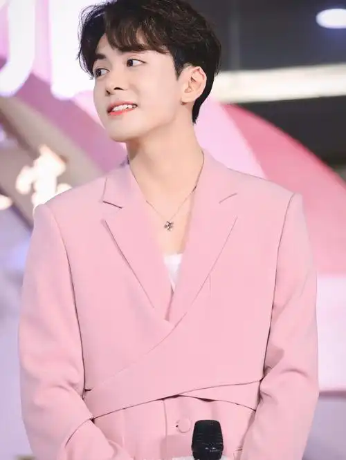 这场活动卷毛真的好洋娃娃真可爱#曾舜晞