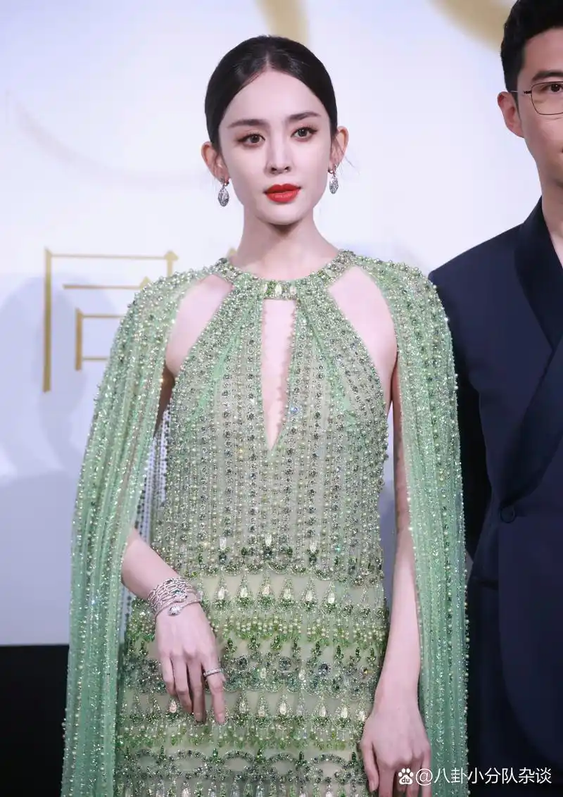 娜扎 今日活动生图 #明星# #娱乐# #古力娜扎