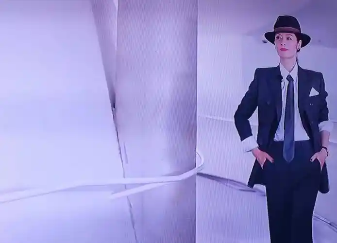 妈妈你真好看:刘雯胡兵t台上大放光彩,妈妈们决出五强_女儿_班级_西服