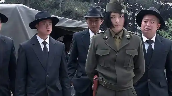 红箭:女特务把手下带进树林,竟用指甲盖把人割喉,厉害了!