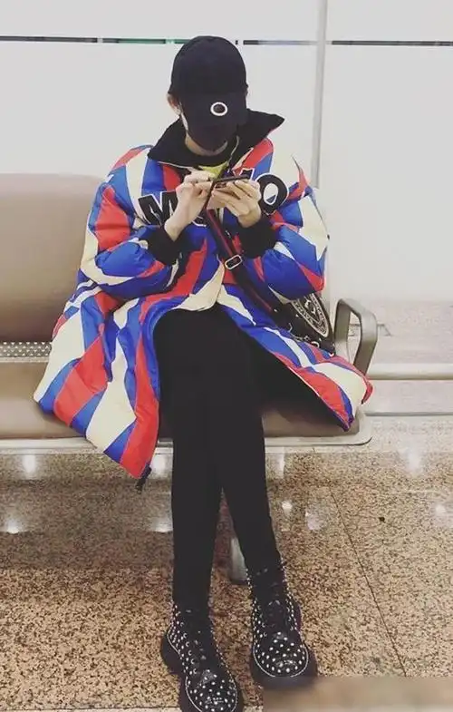 古力娜扎才是隐藏的腿精吧穿无痕裤侧身那刻腿都快消失了