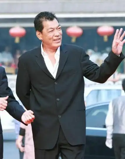 10位老一辈高个子男明星,有的身高达191厘米,周润发郑少秋上榜