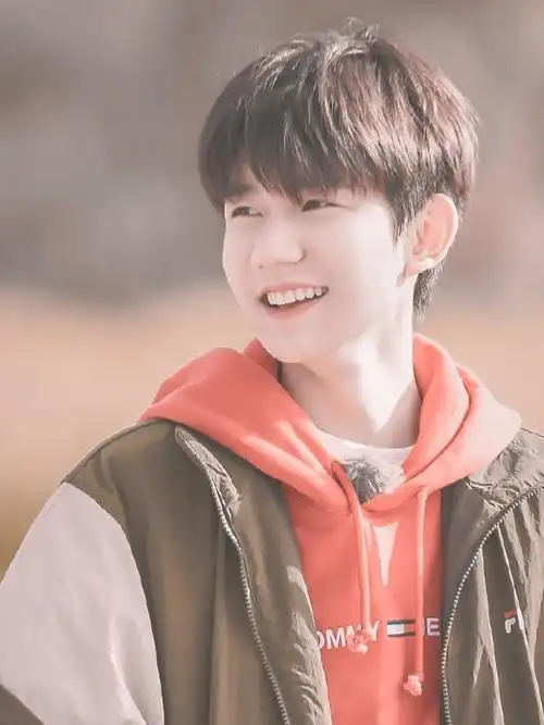 王源壁纸|爱笑的人男孩,运气不会差(^～^)