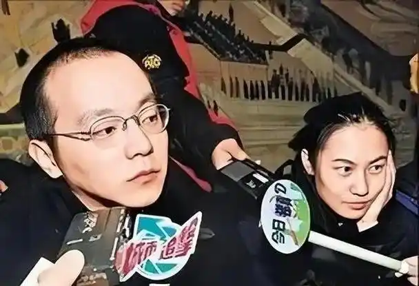 "歌坛天后"王菲在1999年不告而别,返回北京想给丈夫窦唯一个惊喜,却