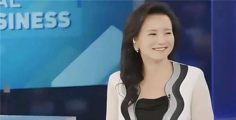 女主持人程蕾:潜伏在央视20年的叛国间谍,在一次采访中,她一句话就