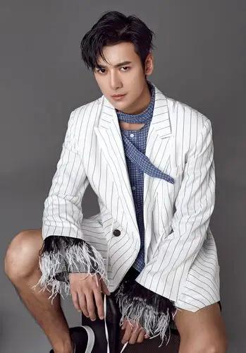 今日开播 李鹤挥洒热血燃爆青春