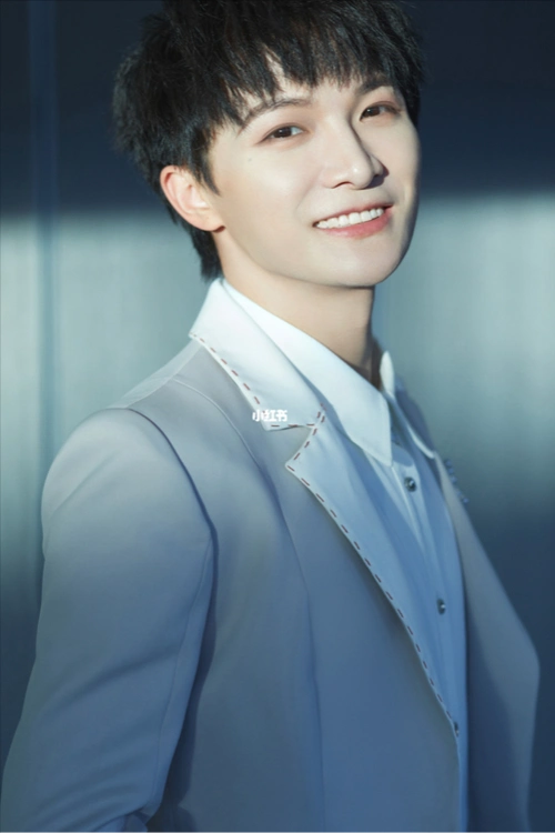 周深:是男是女?逆袭《中国好声音》宝藏男孩