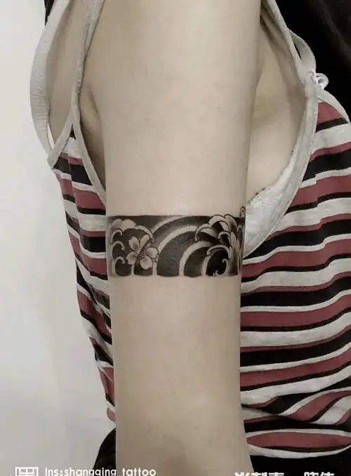 臂环纹身图片_手臂老传统纹身图案