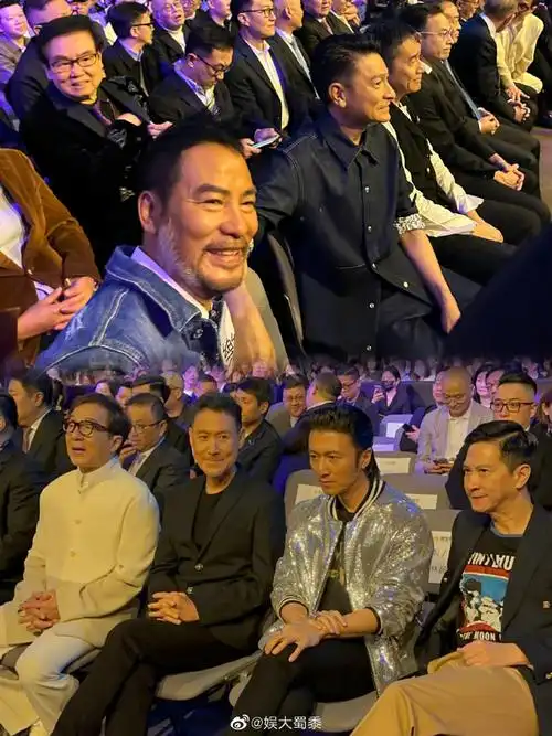 成龙张学友谢霆锋张家辉同框