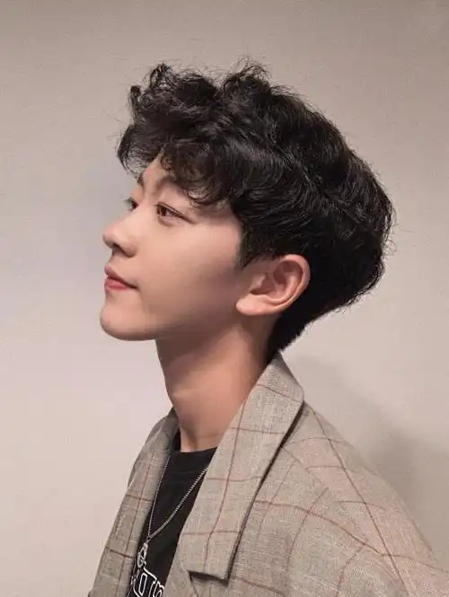 17款越看越觉得帅的男生短发_发型