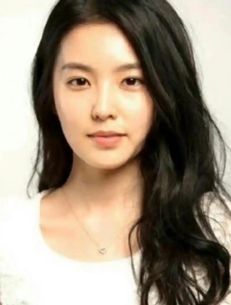 裴珠泫出道前的颜值和现在几乎没差别啊,反而越来越美了!