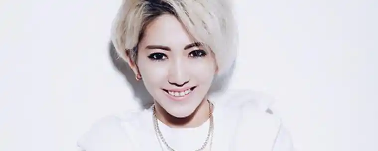 没有刘昕只有刘忻,她参加的是2011届《快乐女声》.