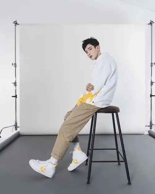 恭喜白敬亭代言匡威相关物料汇总