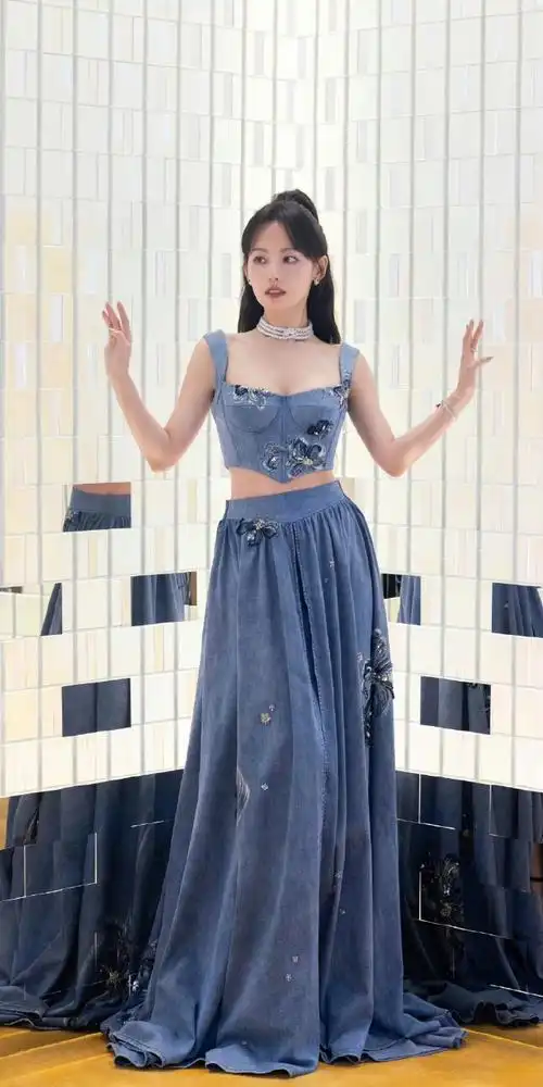 张小斐看张嘉倪的眼神#张嘉倪宝格丽活动生图 好米