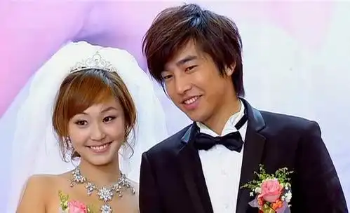 邹廷威早前和张雅蓓经常在微博上互动,而且经常还发两人的亲密照片,有