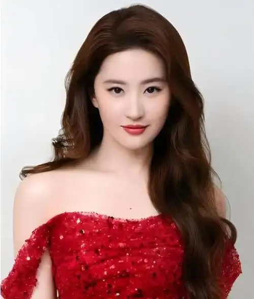 刘亦菲古力娜扎顶级美颜对决!央视镜头下谁是真正的颜值巅峰?