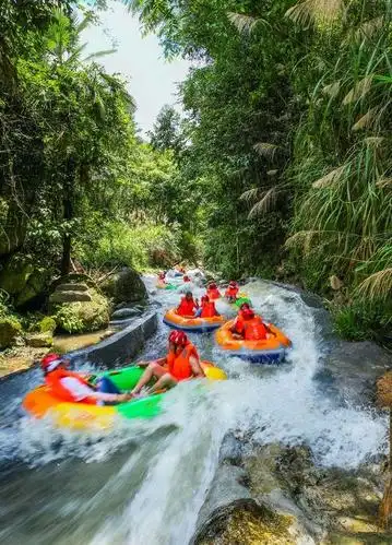 枫叶物业团建活动抚州乐安九瀑峡一日游