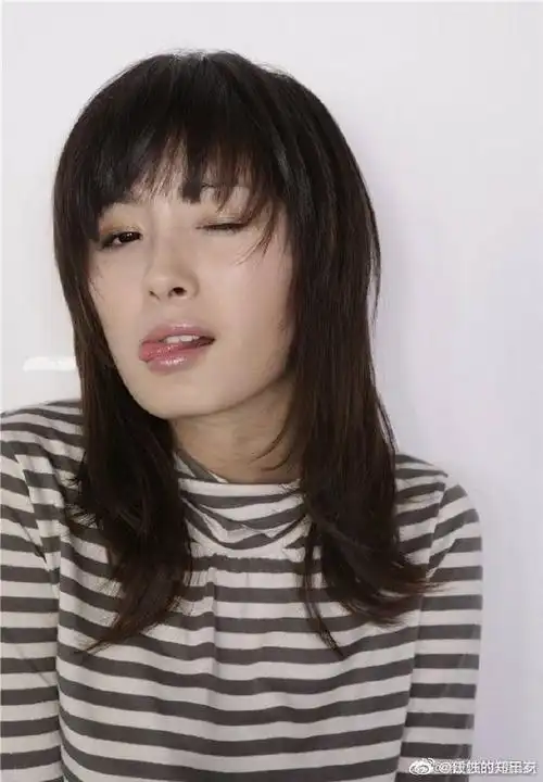 不得不说,杨幂早年挺好看的