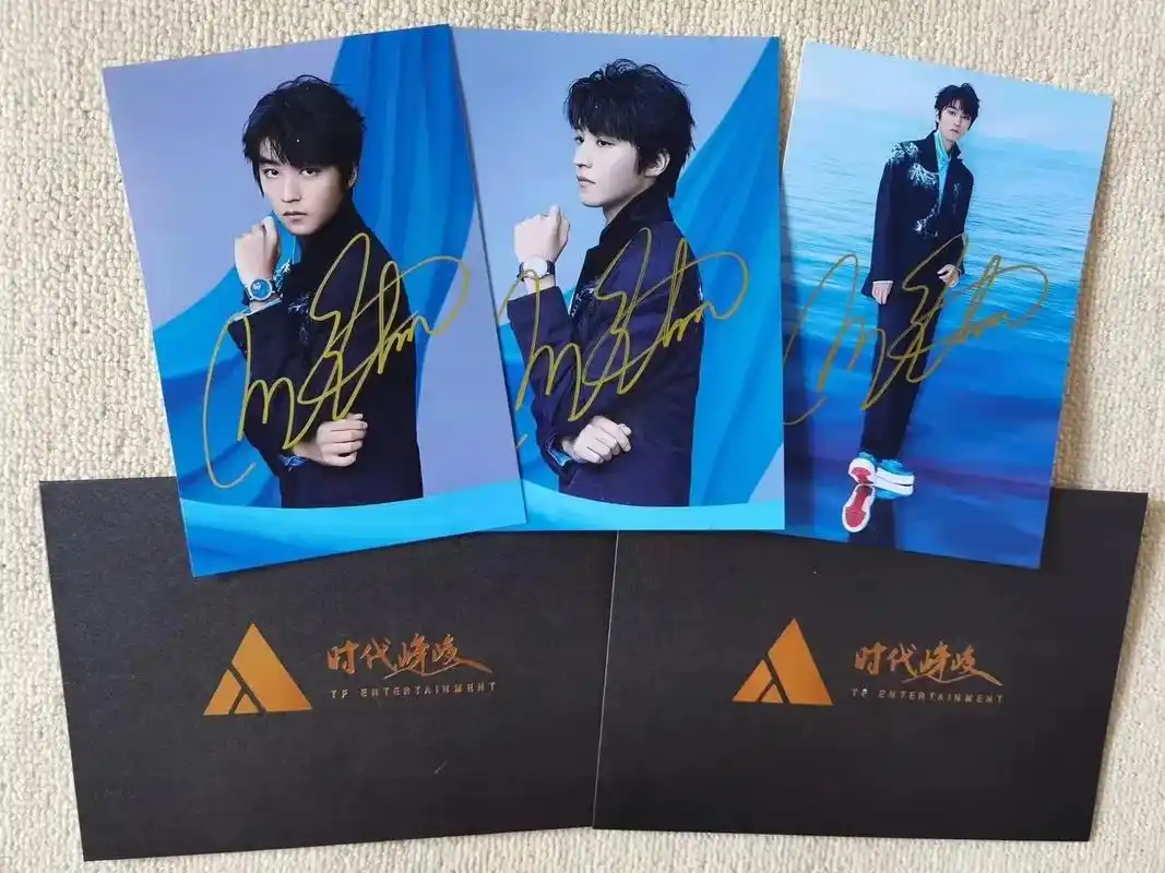 王俊凯签名照.tfboys十周年演唱会 王俊凯签名照#王俊凯 - 抖音