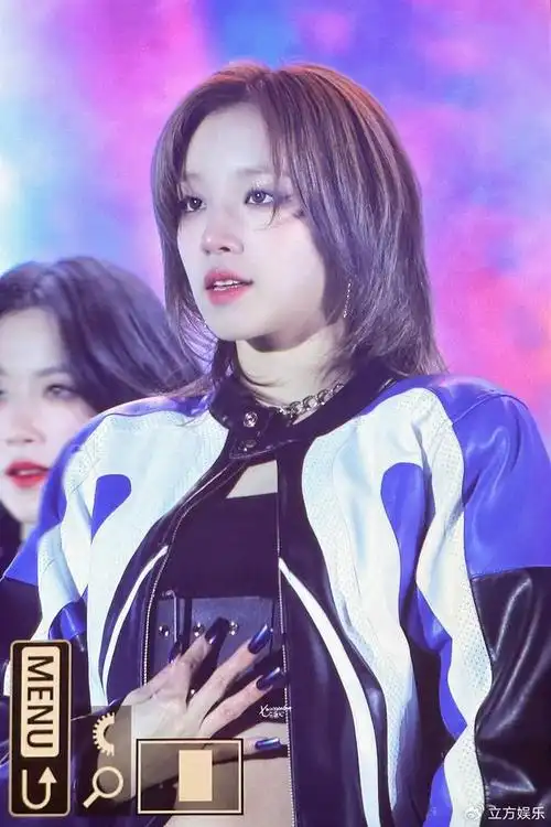 宋雨琦剪短发搭配赛车服 大秀蛮腰痞帅十足|赛车服|短发|宋雨琦_新浪