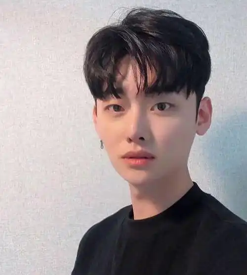 男生两边头发翘怎么办