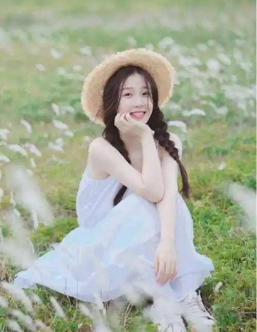 虞书欣的颜值非常抗打,在节目中也是做过很多搞怪鬼脸和表情,但是她的